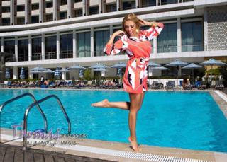 Elena Papavasileiou feet photo thumbnail