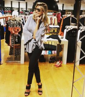 Elena Papavasileiou feet photo thumbnail