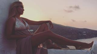 Elena Papavasileiou feet photo thumbnail