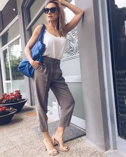 Elena Papavasileiou feet photo thumbnail
