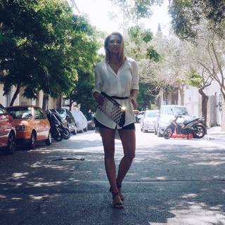 Elena Papavasileiou feet photo thumbnail