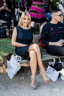 Elena Papavasileiou feet photo thumbnail