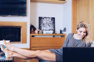 Elena Papavasileiou feet photo thumbnail