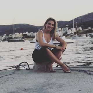 Elena Papavasileiou feet photo thumbnail