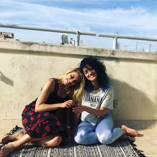 Elena Papavasileiou feet photo thumbnail