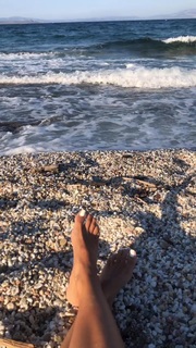 Elena Papavasileiou feet photo thumbnail