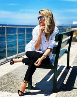 Elena Papavasileiou feet photo thumbnail