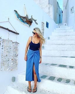 Elena Papavasileiou feet photo thumbnail