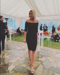 Elena Papavasileiou feet photo thumbnail
