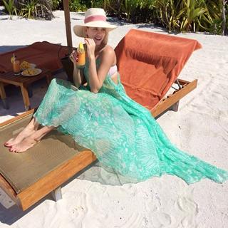 Elena Perminova feet photo thumbnail