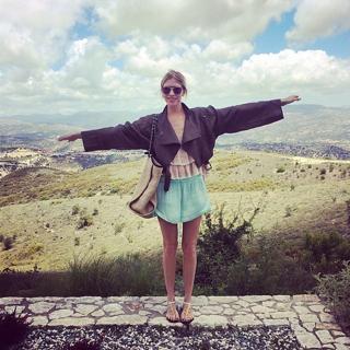 Elena Perminova feet photo thumbnail