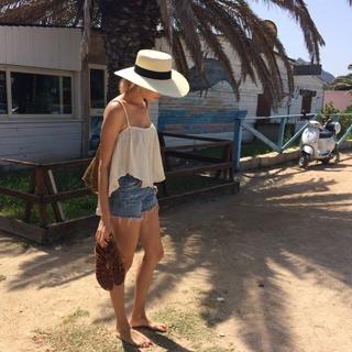 Elena Perminova feet photo thumbnail