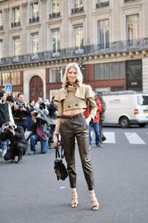 Elena Perminova feet photo thumbnail