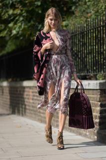 Elena Perminova feet photo thumbnail