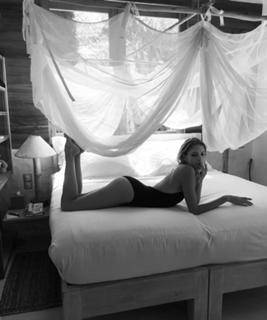 Elena Perminova feet photo thumbnail