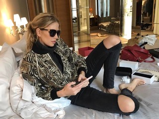 Elena Perminova feet photo thumbnail