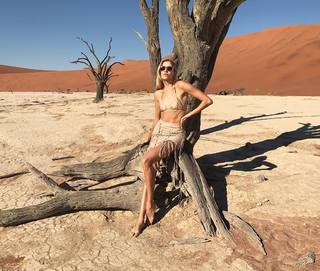 Elena Perminova feet photo thumbnail