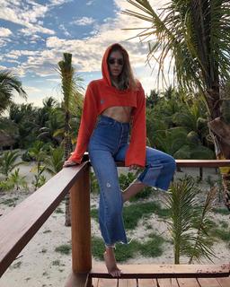 Elena Perminova feet photo thumbnail