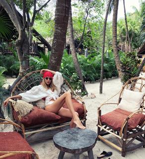 Elena Perminova feet photo thumbnail