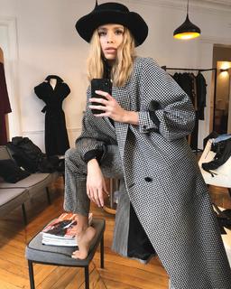 Elena Perminova feet photo thumbnail