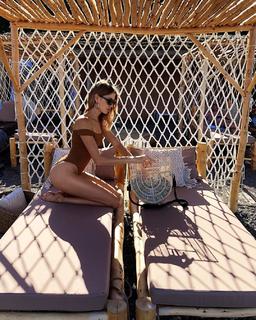 Elena Perminova feet photo thumbnail