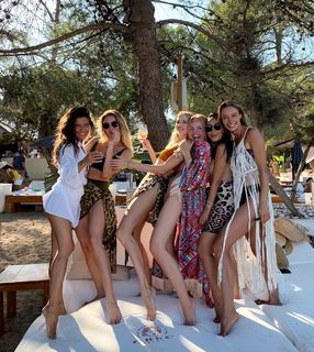 Elena Perminova feet photo thumbnail