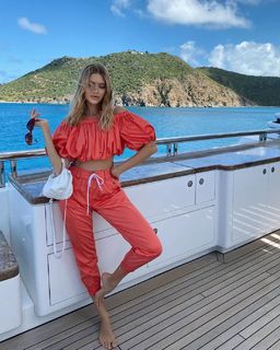 Elena Perminova feet photo thumbnail