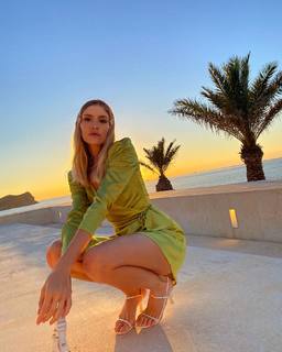 Elena Perminova feet photo thumbnail