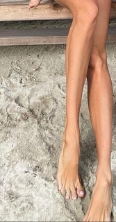 Elena Perminova feet photo thumbnail