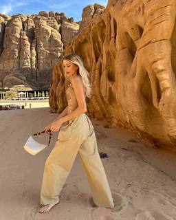 Elena Perminova feet photo thumbnail