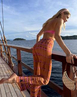 Elena Perminova feet photo thumbnail