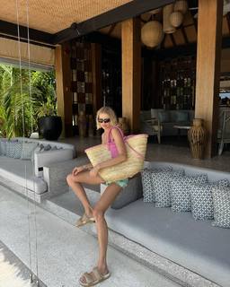 Elena Perminova feet photo thumbnail