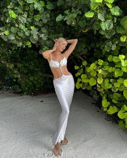 Elena Perminova feet photo thumbnail