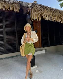 Elena Perminova feet photo thumbnail