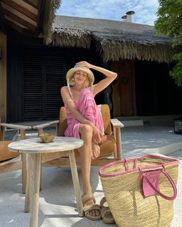 Elena Perminova feet photo thumbnail