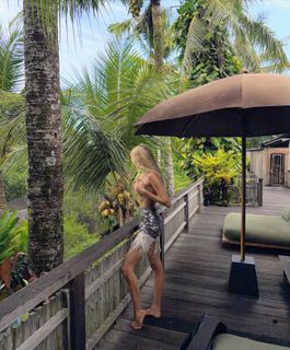 Elena Perminova feet photo thumbnail