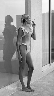 Elena Perminova feet photo thumbnail