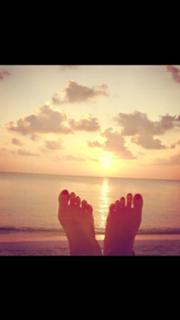 Elena Santarelli feet photo thumbnail
