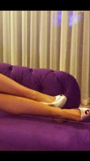 Elena Santarelli feet photo thumbnail