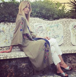 Elena Santarelli feet photo thumbnail