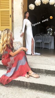 Elena Santarelli feet photo thumbnail