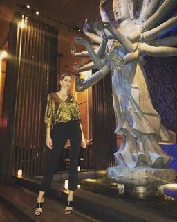 Elena Santarelli feet photo thumbnail