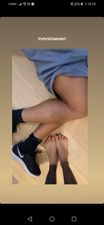 Elena Santarelli feet photo thumbnail