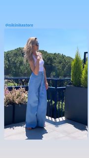 Elena Santarelli feet photo thumbnail