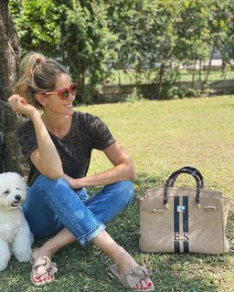 Elena Santarelli feet photo thumbnail