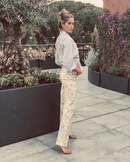Elena Santarelli feet photo thumbnail