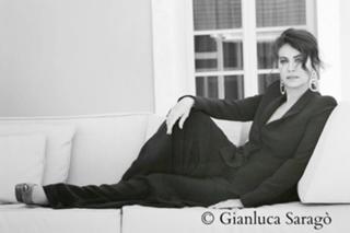 Elena Sofia Ricci feet photo 17