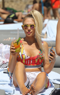 Elena Tsagrinou feet photo 3