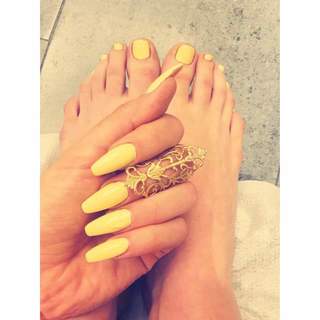 Elena Tsagrinou feet photo 5