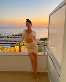 Elena Tsagrinou feet photo 3